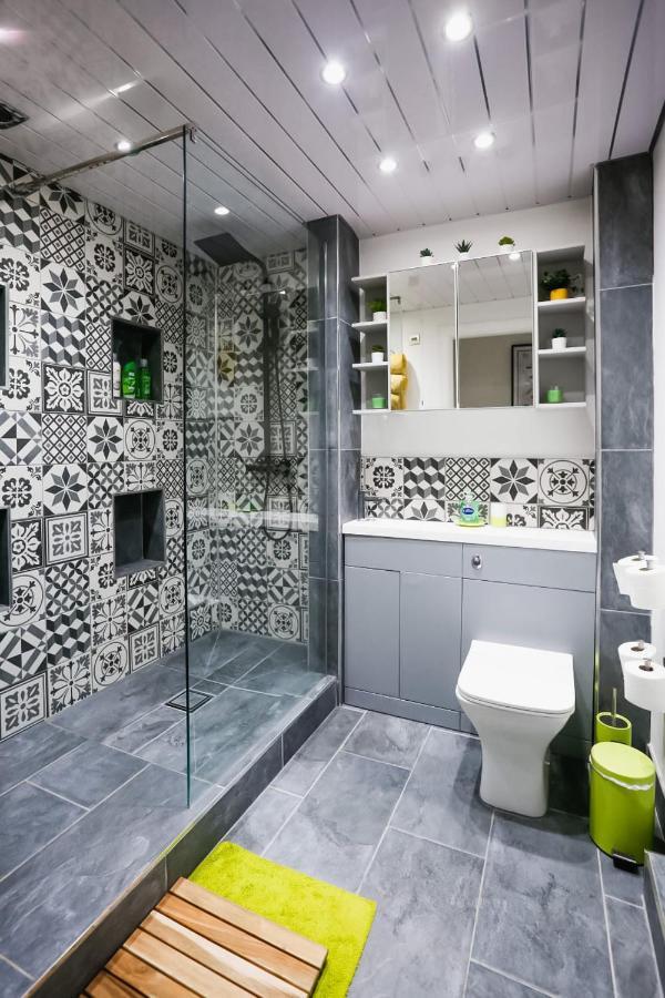 Funky City Apartment - Secure Parking - Wifi - Sleeps 6 - No Parties Belfast Ngoại thất bức ảnh