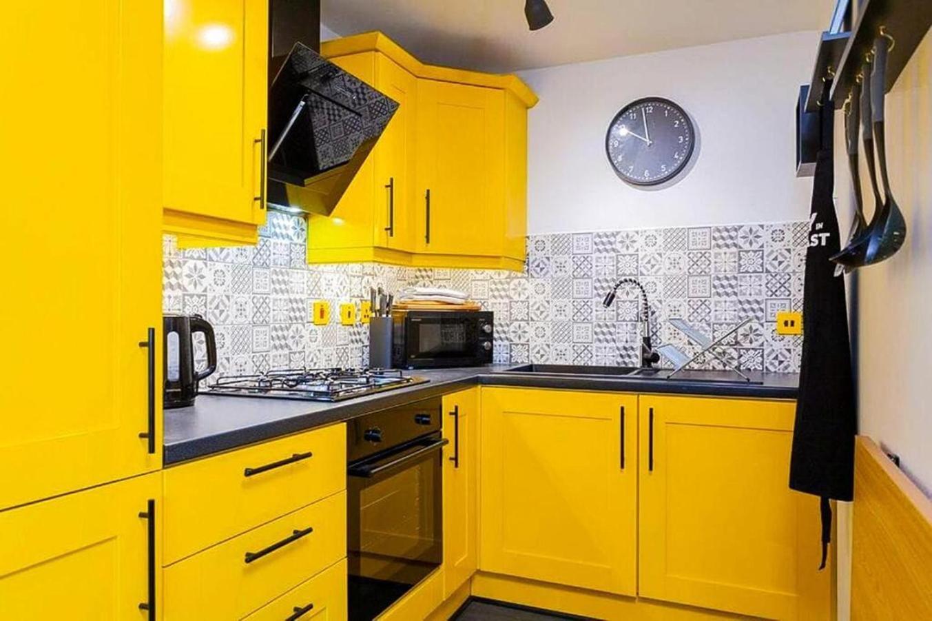Funky City Apartment - Secure Parking - Wifi - Sleeps 6 - No Parties Belfast Ngoại thất bức ảnh